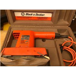 BLACK & DECKER SANDER