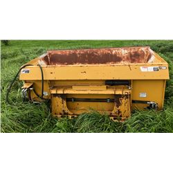 HLA 7' SKID STEER BUCKET - SIDE DISCHARGE