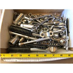 JOB LOT OF MISC TOOL W / QTY OF SOCKETS