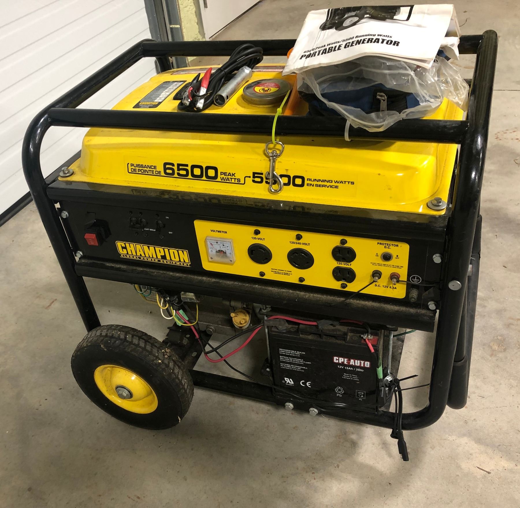 CHAMPION 6500 W GENERATOR