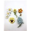 Image 1 : 5 FLOWER BROOCHES / PINS