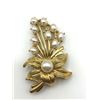 Image 2 : 2 GOLD BROOCHES W FLOWER/FAUX PEARL