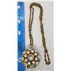 Image 3 : GORGEOUS GOLD TONED NECKALCE WITH LARGE