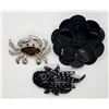 Image 1 : 3-VINTAGE BROOCHES: (1)SILVER TONED CRAB