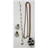 Image 1 : VINTAGE BEADED JEWELRY LOT: (1)CLIP ON EARRING