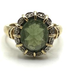 10K RING W DIAMONDS/ GREEN STONE SIZE 7