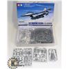 Image 1 : LOCKHEED MARTIN F16CJ FIGHTING FALCON MODEL KIT