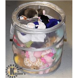 SMALL TO MEDIUM 25+ PLUSH TOYS