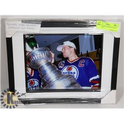 FRAMED MARK MESSIER STANLEY CUP PHOTO