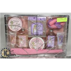 GIRLS BATH SET. NEW IN PACKAGE.