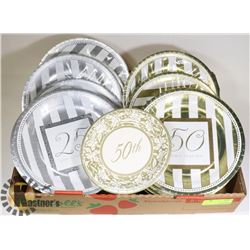 FLAT OF WEDDING ANNIVERSARY DISPOSABLE PLATES
