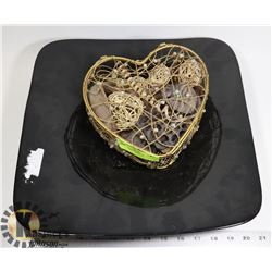 HEART SHAPED STORAGE WITH LARGE BLACK CENTER PIECE