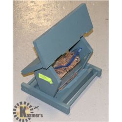 GREEN WILD BIRD FEEDER 10" X 12" C/W A STARTER