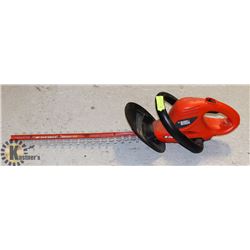BLACK & DECKER HEDGE TRIMMER