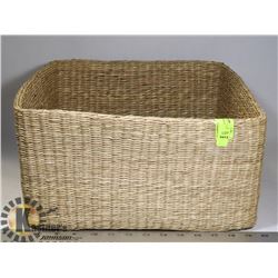 14"X14" WICKER BASKET