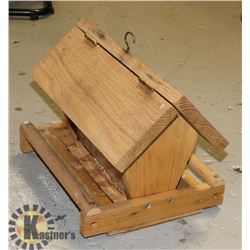 WILD BIRD FEEDER 10" X 12" C/W  STARTER BAG OF