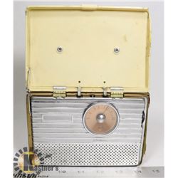 1940S RCA PORTABLE TUBE RADIO WHITE