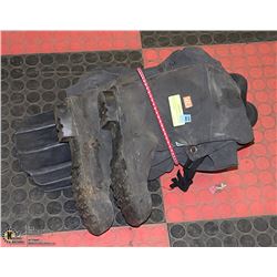 SIZE 9 HIP WADDERS PLUS PAIR OF WATER FLIPPERS