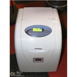 LIKE NEW ICE MAKING MACHINE FOR COTTAGE OR HOME