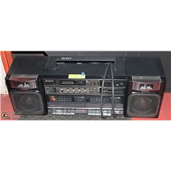 SONY  BOOMBOX WITH DOUBLE CASSETTE, AM/FM
