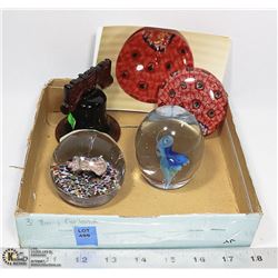 COLLECTION OF GLASS PAPERWEIGHTS