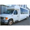 Image 2 : 2006 FORD E450  SUPER DUTY CUTAWAY VAN