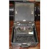 Image 1 : ANTIQUE REMINGTON RAND TYPEWRITER IN CASE