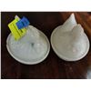 Image 1 : PAIR MILK GLASS HEN ON NEST 5" EA