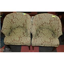 PAIR OF FLORAL VINTAGE ARMCHAIRS. FURNITURE
