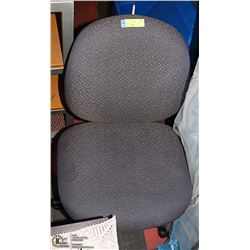 GREY ROLLING SWIVEL OFFICE CHAIR WITH ARMS