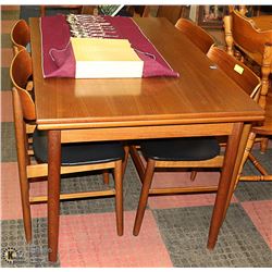 VINTAGE WOOD TABLE WITH 4 SIDECHAIRS. FURNITURE