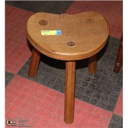 SOLID WOOD STOOL. FURNITURE