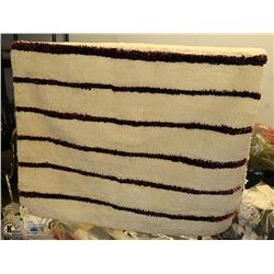 NEW HANDMADE SHAGGY CARPET 120 X 180CM