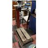 Image 1 : ANTIQUE FAIRBANKS SCALE
