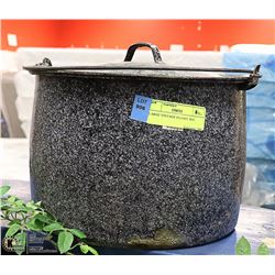 LARGE VINTAGE ENAMEL POT