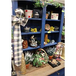 SHELF LOT OF COUNTRY CHARM ITEMS