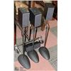 Image 1 : 3 YAMAHA SPEAKERS PLUS STANDS PLUS CENTER SPEAKER