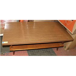 VINTAGE COFFEE TABLE. FURNITURE