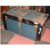 Image 1 : VINTAGE GREEN TRUNK