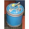 Image 1 : VINTAGE GAS CAN