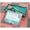 Image 1 : VINTAGE MINI POOL TABLE SET