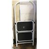 Image 1 : FOLDING STEP LADDER