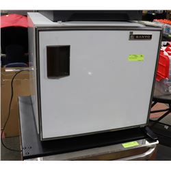 SANYO BAR FRIDGE