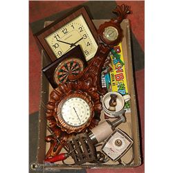 BOX WITH VINTAGE ITEMS INCL. BUMPER