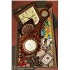 Image 1 : BOX WITH VINTAGE ITEMS INCL. BUMPER