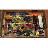 Image 1 : LARGE FLAT OF SCREW DRIVERS AND HEX SETS