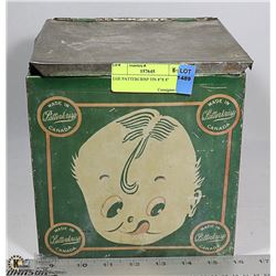 LARGE PATTERKRISP TIN 8"X 8"