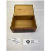 Image 2 : Vintage Metal Tin Cigarette Case With Wood Inlay, 4.5x3.5x2