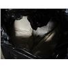 Image 1 : BAG WITH ASSORTED PILLOWS