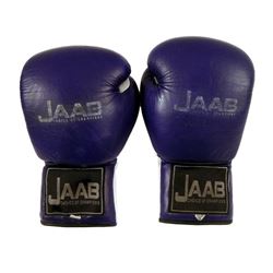 Southpaw Billy Hope (Jake Gyllenhaal) Boxing Gloves Movie Props